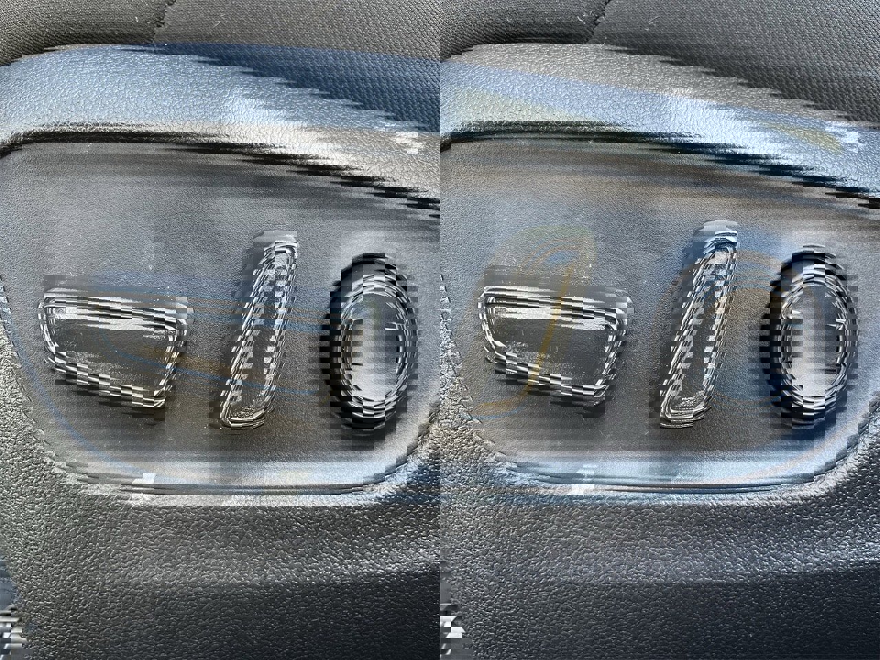 Used 2024 Toyota RAV4 SE image 24