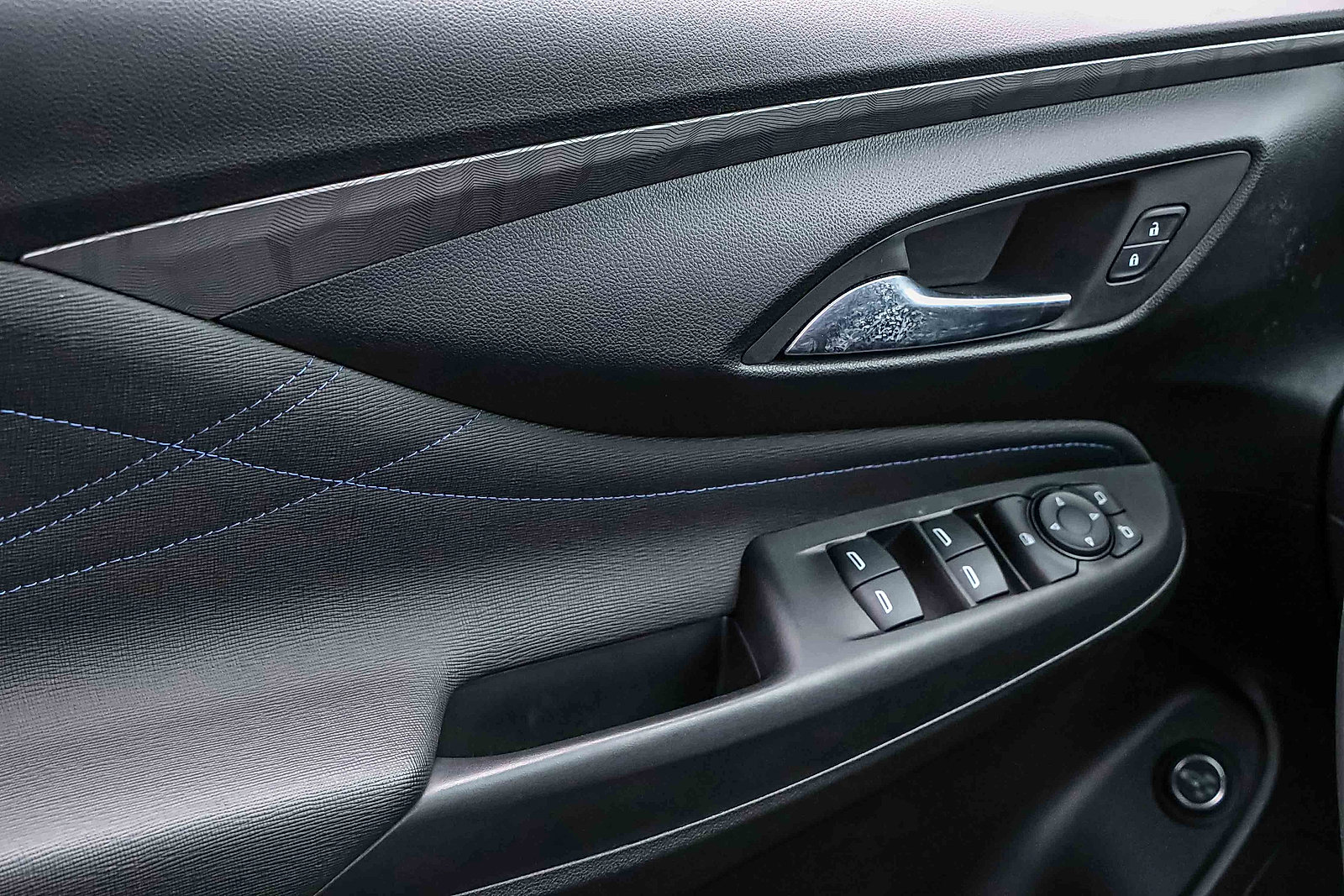 Used 2024 Buick Envista Sport Touring w/ Convenience I Package image 14