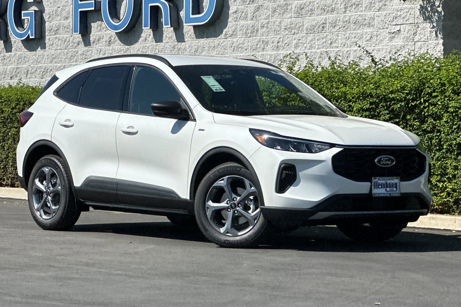 New 2025 Ford Escape ST-Line w/ Equipment Group 301A image 2