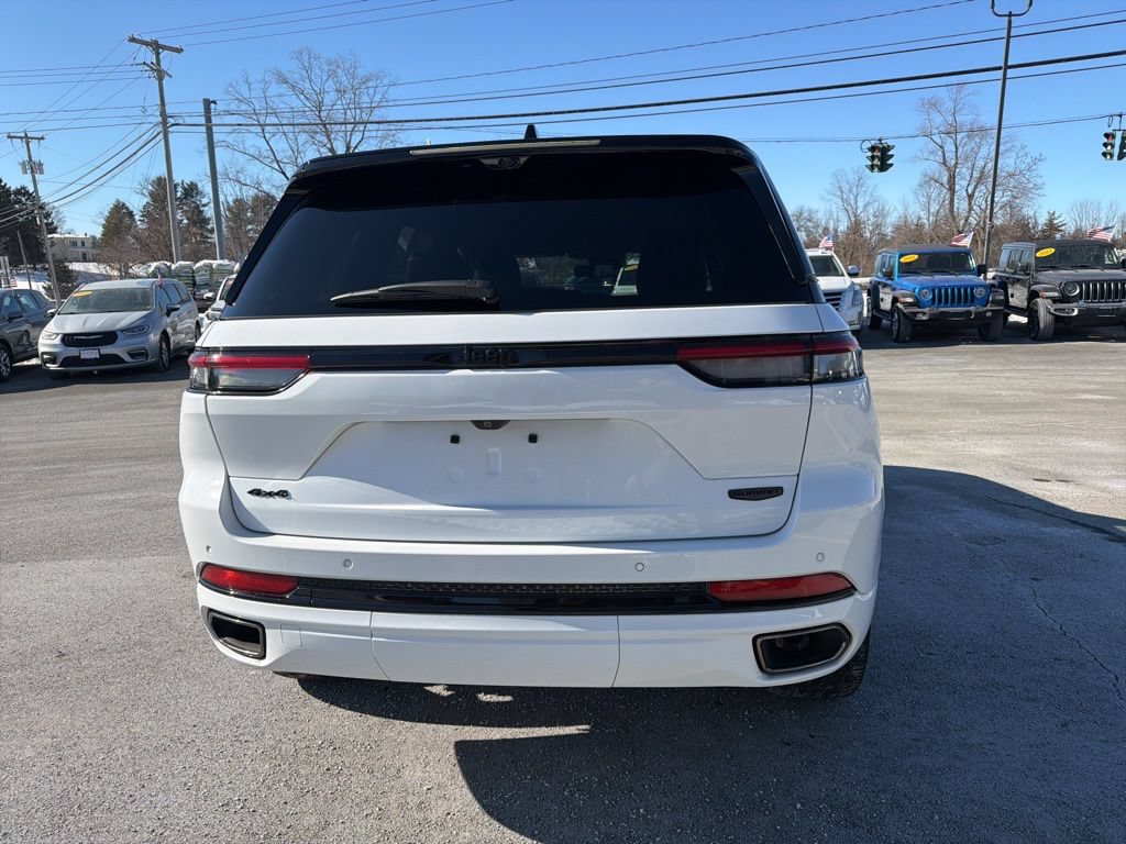 Used 2025 Jeep Grand Cherokee Summit AWD/4WD image 4