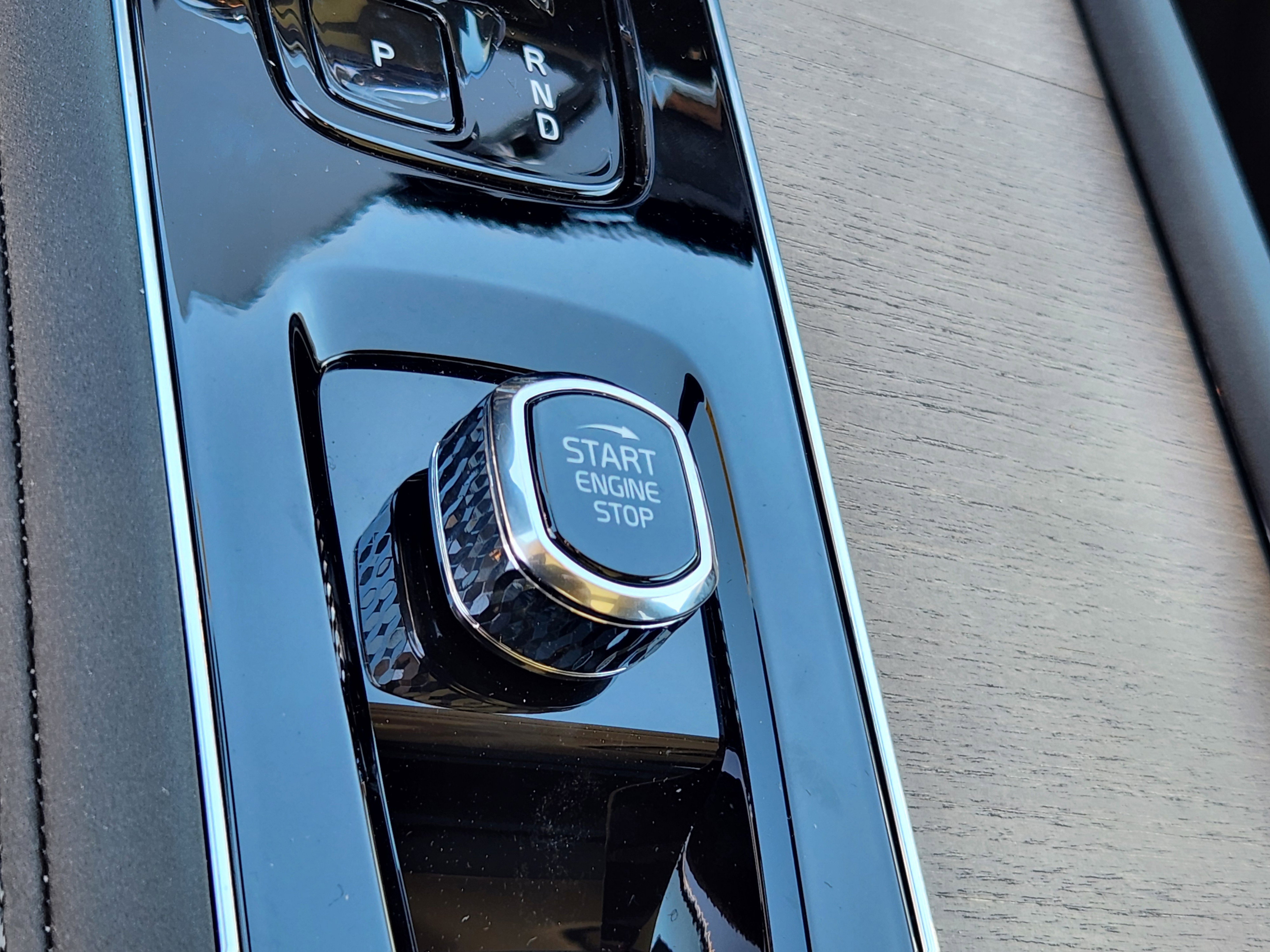 New 2025 Volvo XC90 T8 Plus w/ Protection Package image 31