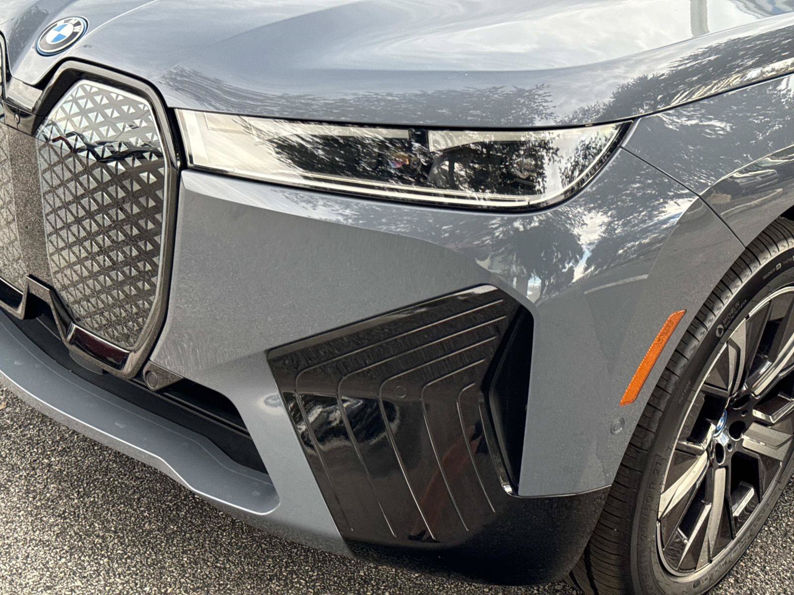 Certified 2025 BMW iX xDrive50 AWD/4WD image 10