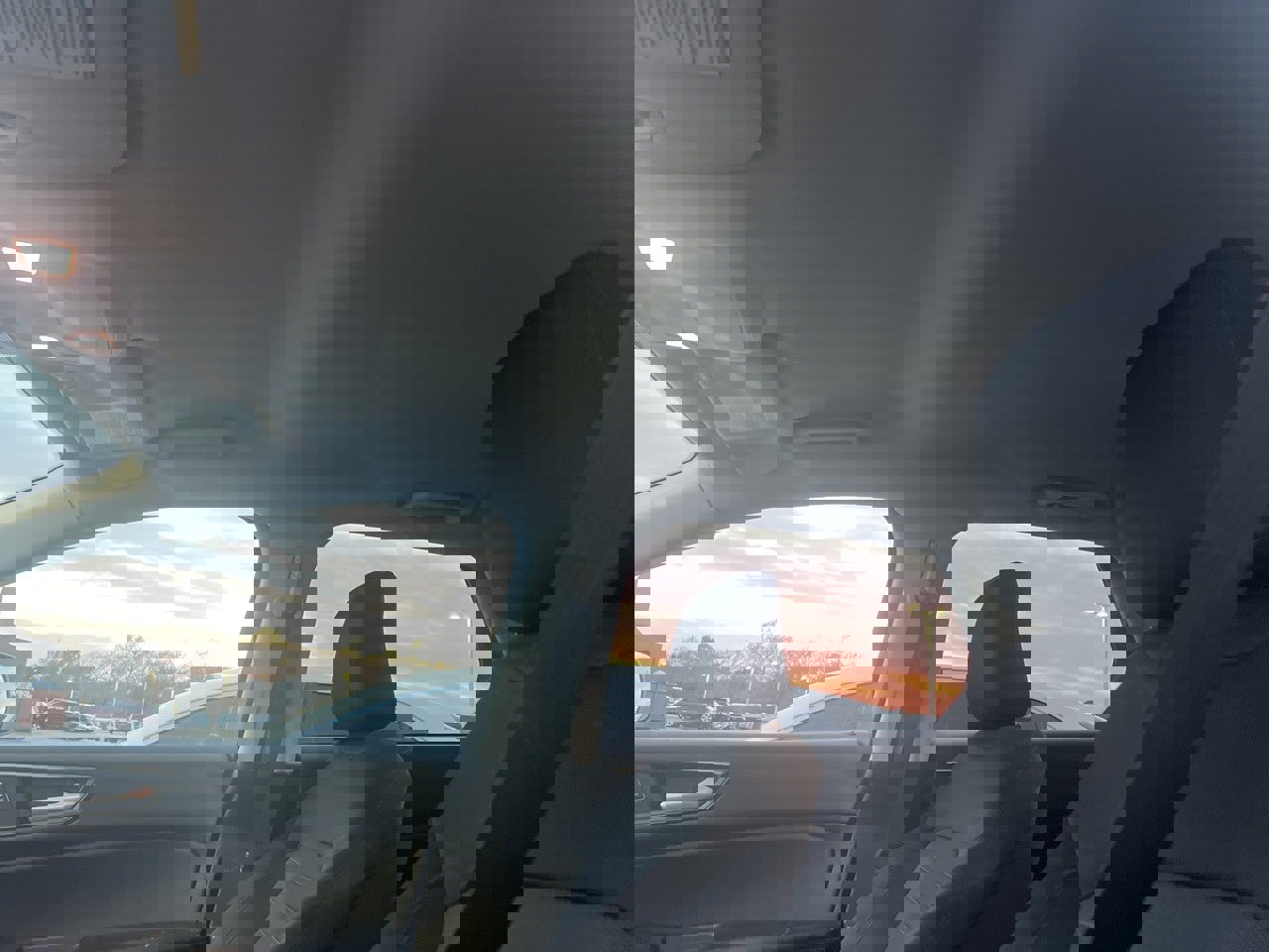 Used 2021 Ford Edge SE image 9