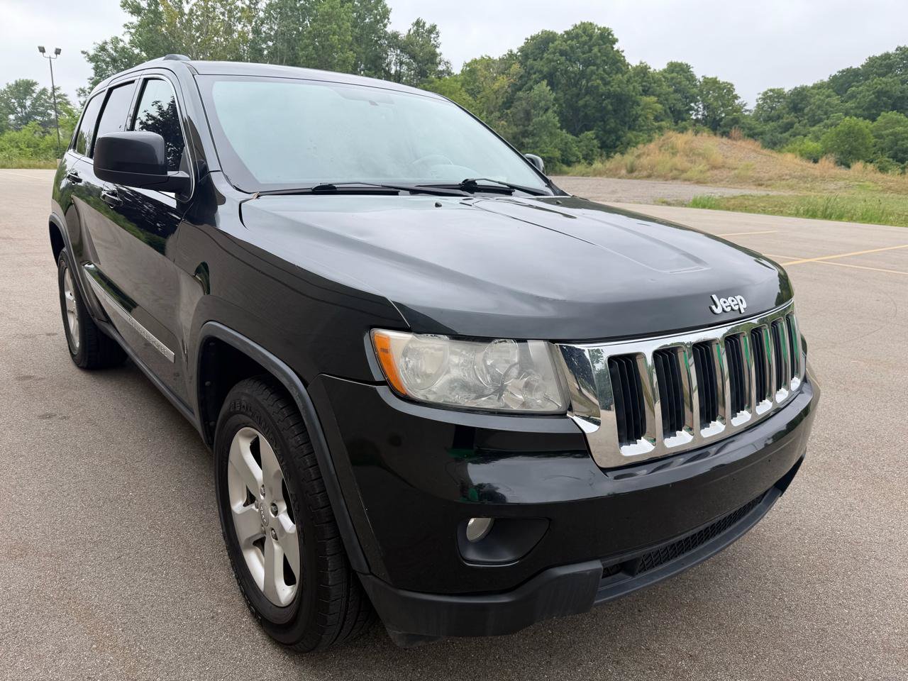 Used 2012 Jeep Grand Cherokee Laredo AWD/4WD image 3