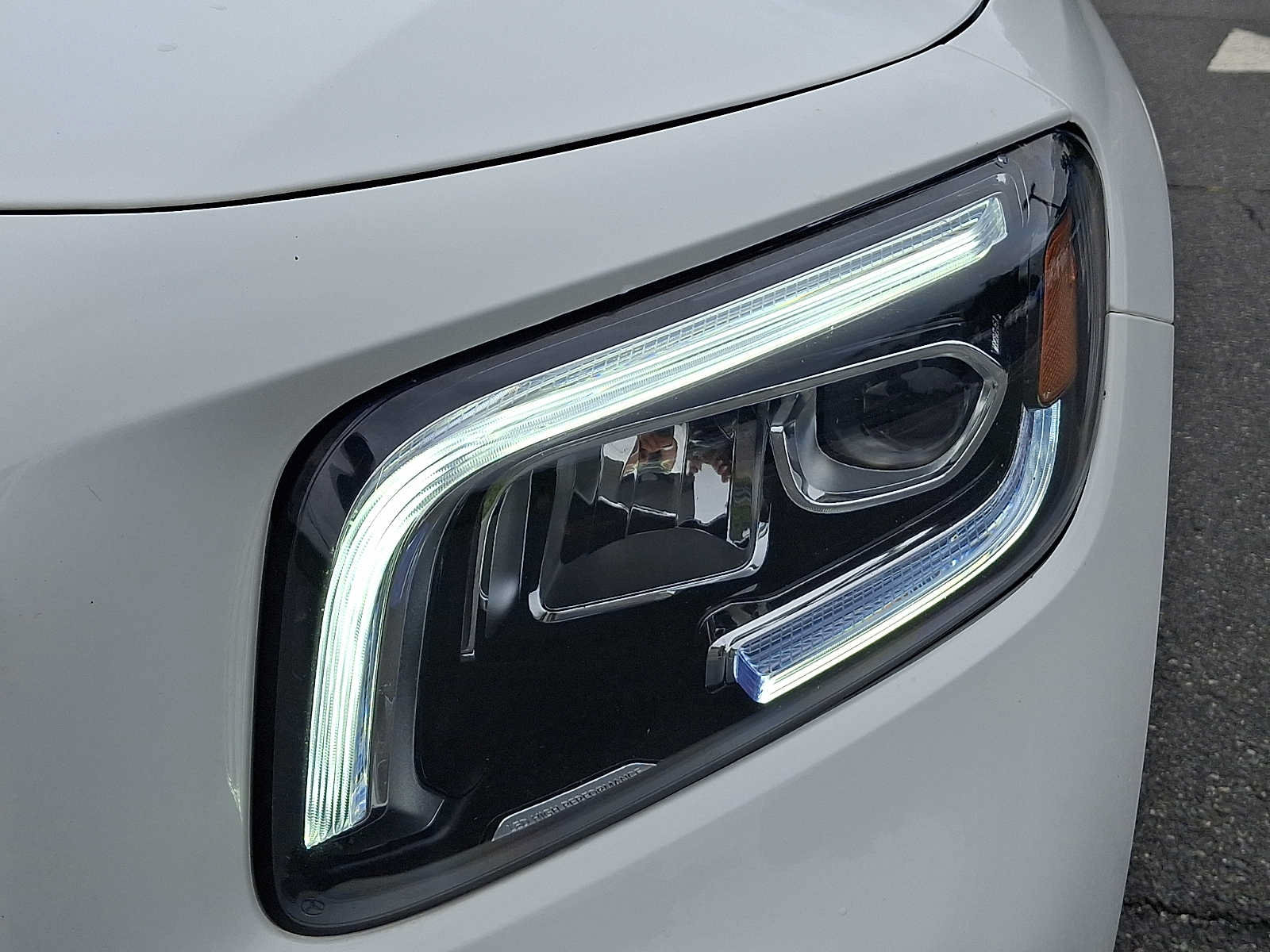 Used 2023 Mercedes-Benz GLB 250 4MATIC image 9