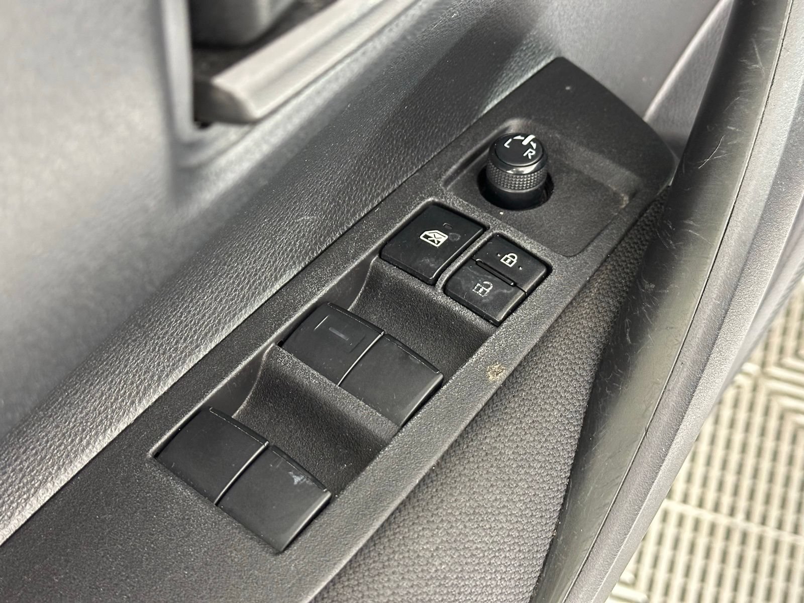 Used 2024 Toyota Corolla LE FWD image 30