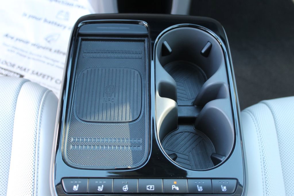 Used 2025 Hyundai Ioniq 5 Limited image 21