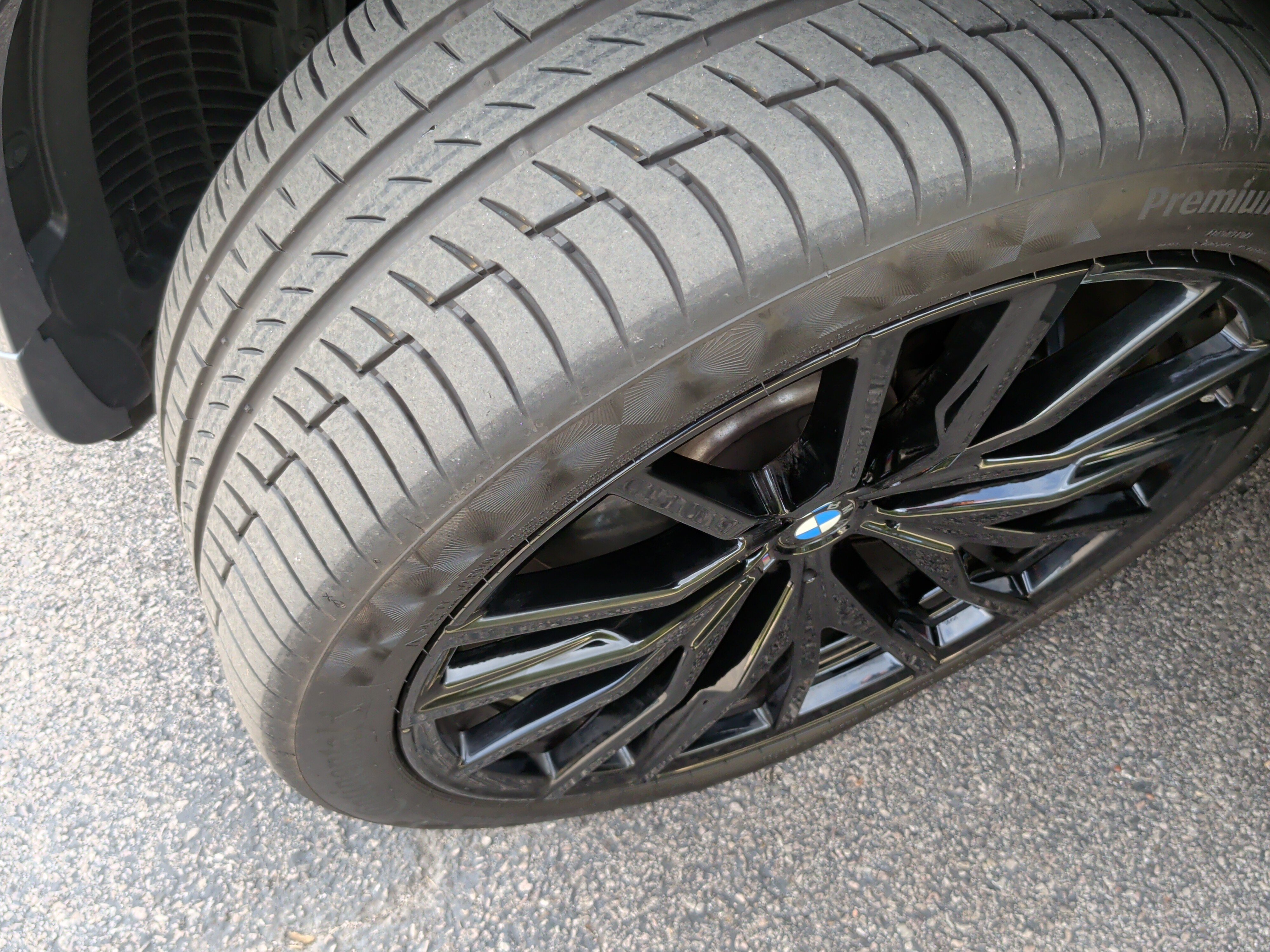 Certified 2026 BMW X6 xDrive40i AWD/4WD image 13