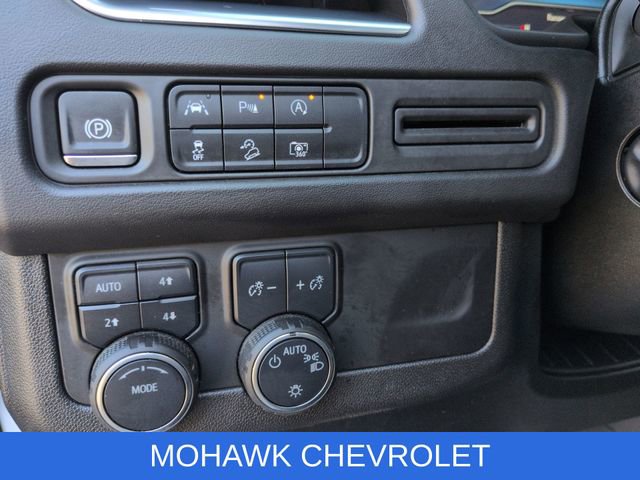 Used 2024 Chevrolet Suburban Z71 w/ Luxury Package AWD/4WD image 37