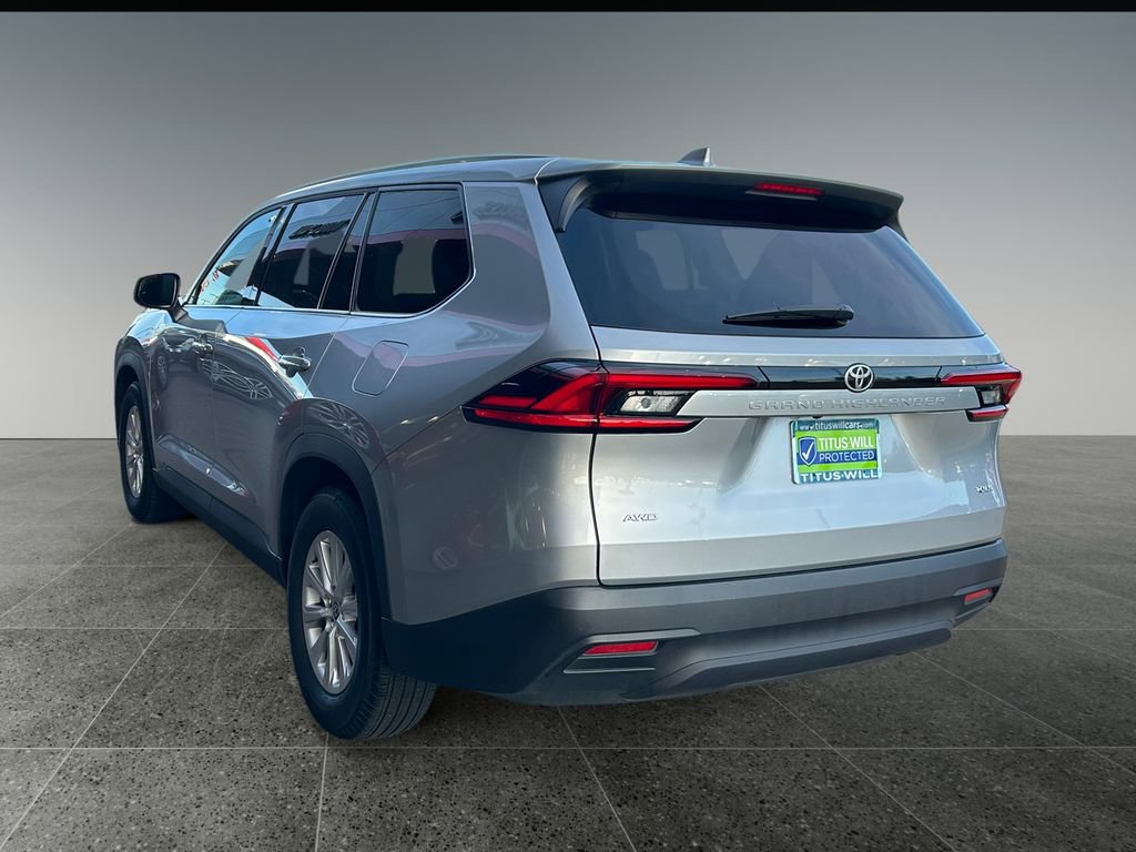 Used 2025 Toyota Grand Highlander AWD image 6