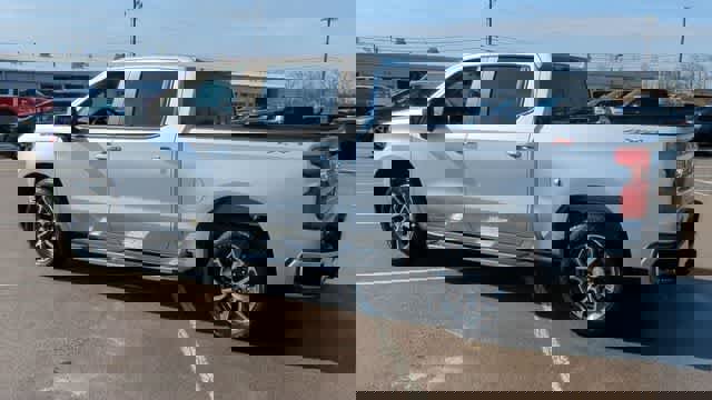 Used 2022 Chevrolet Silverado 1500 LT image 6