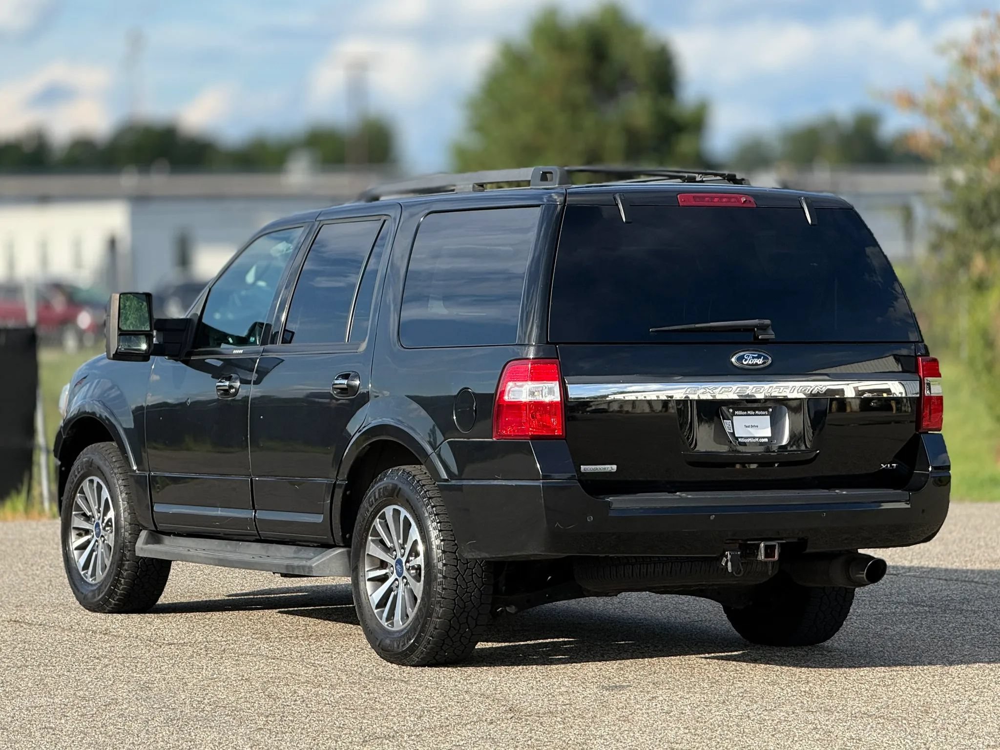 Used 2015 Ford Expedition XLT AWD/4WD image 10