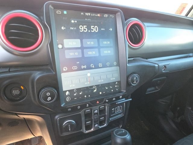 Used 2021 Jeep Gladiator Sport AWD/4WD image 5