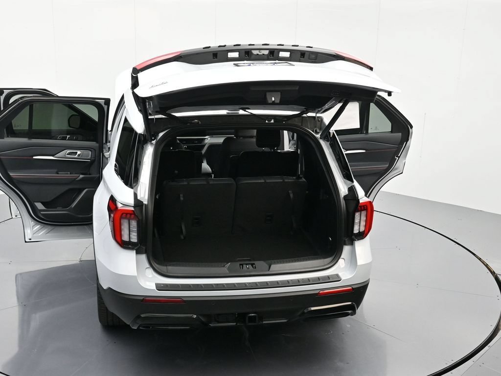 New 2026 Ford Explorer ST-Line w/ ST-Line Street Pack RWD image 48