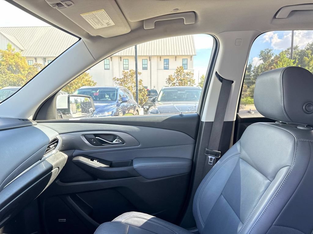 Used 2019 Chevrolet Traverse Premier w/ Driver Confidence II Package FWD image 19