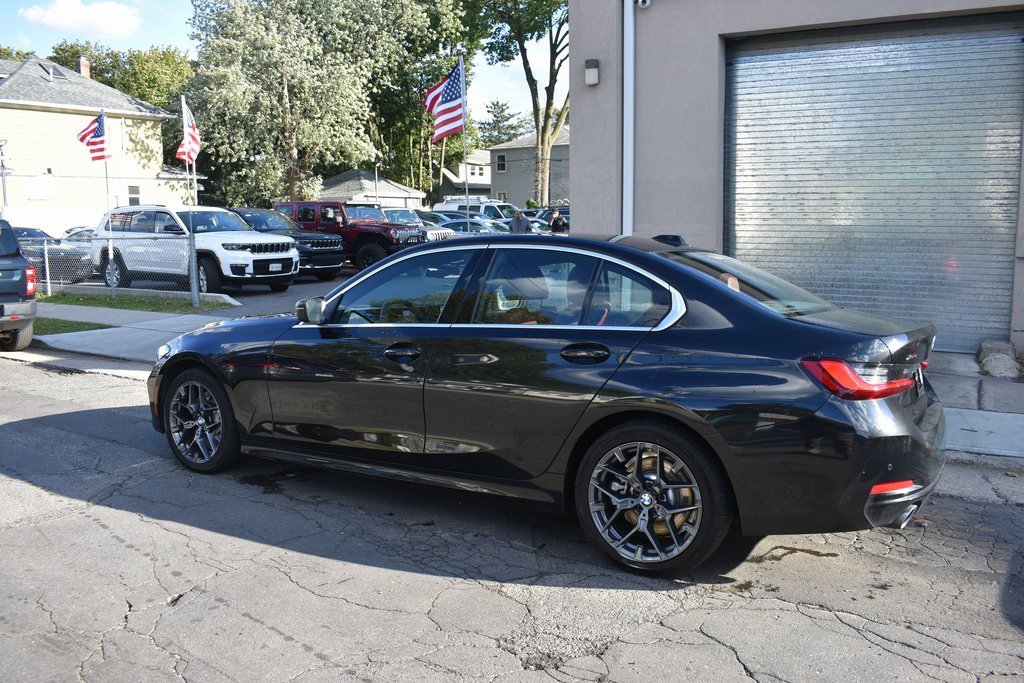Used 2025 BMW 330i xDrive Sedan image 9