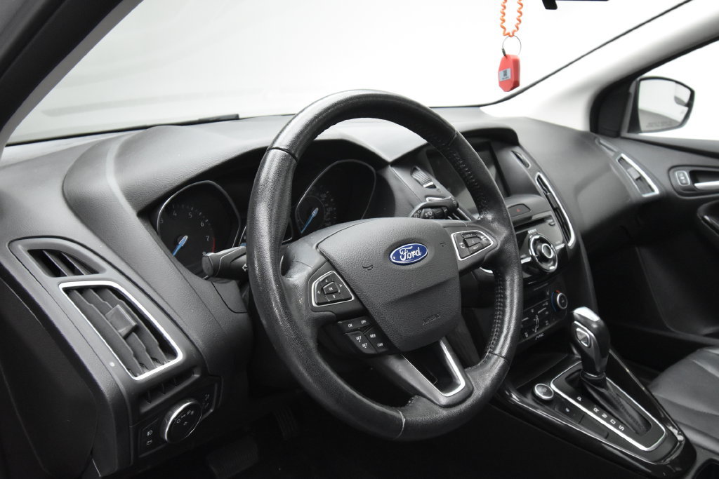 Used 2018 Ford Focus Titanium FWD image 12