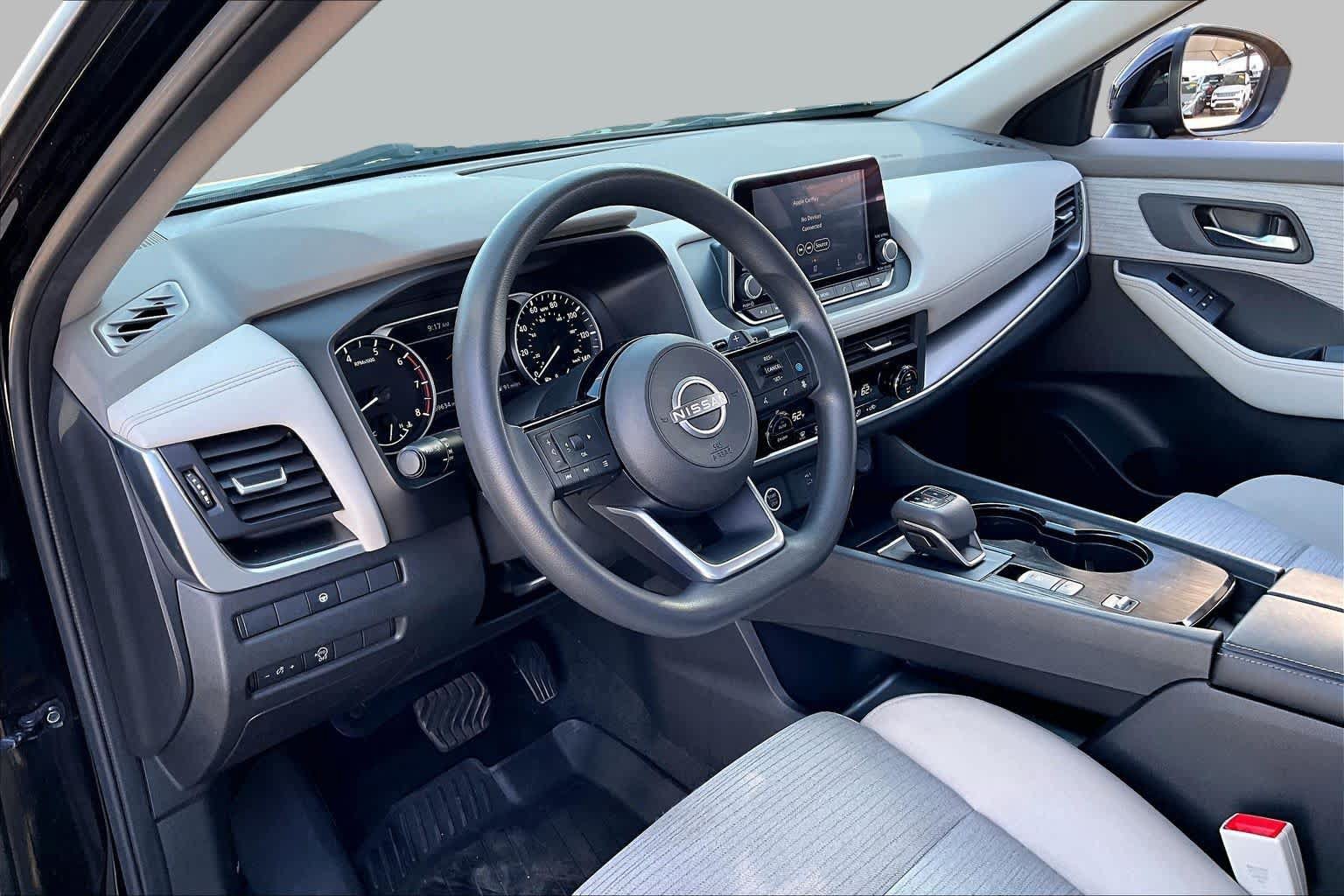Used 2023 Nissan Rogue SV FWD image 16
