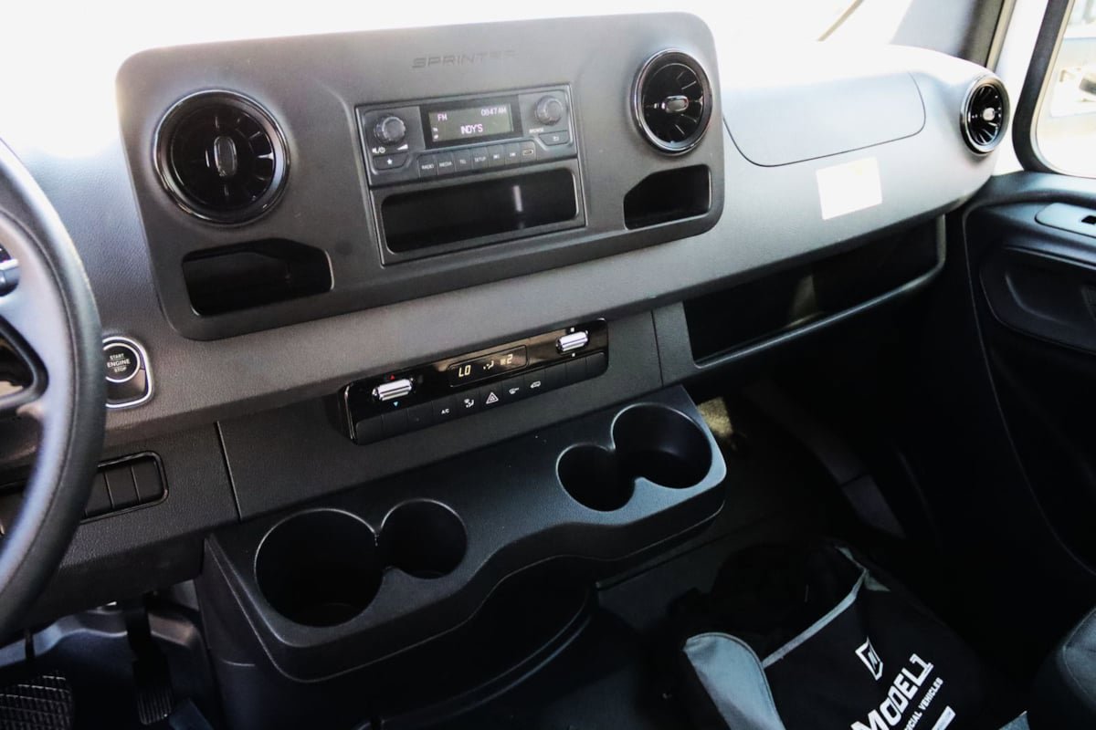 Used 2022 Mercedes-Benz Sprinter 3500 image 32