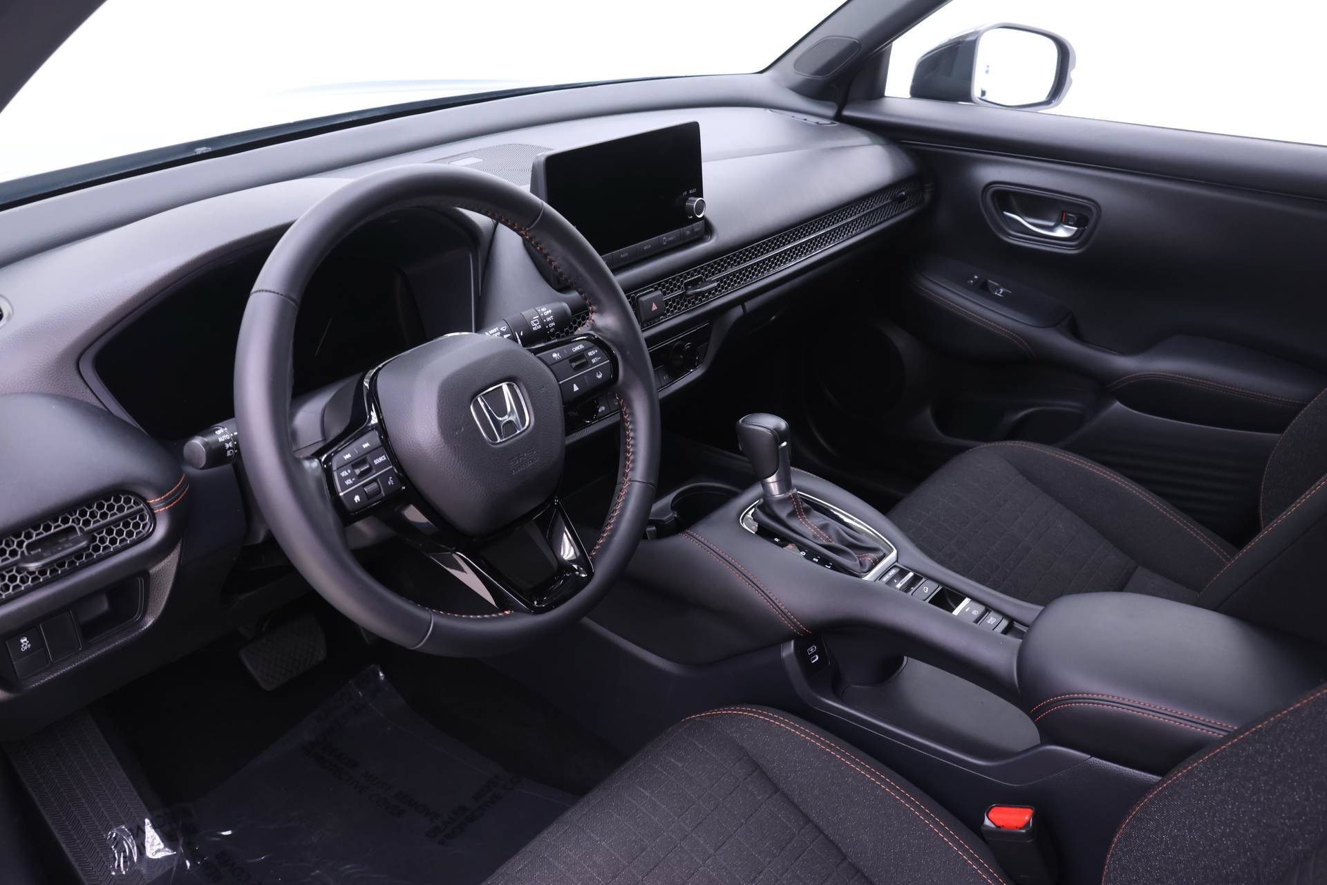 Certified 2025 Honda HR-V Sport image 4