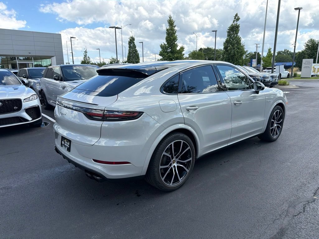 Used 2022 Porsche Cayenne E-Hybrid Coupe w/ Premium Plus Package AWD/4WD image 5