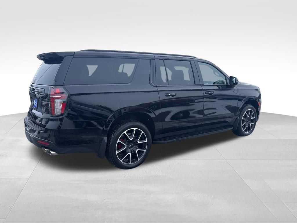 Used 2024 Chevrolet Suburban RST w/ Sport Performance Package image 7