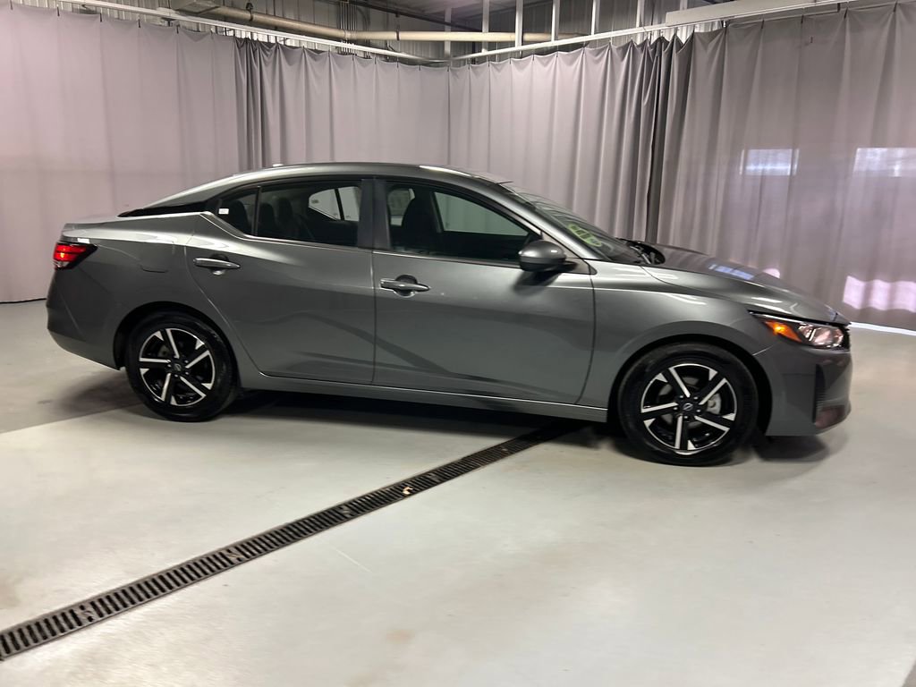 Used 2025 Nissan Sentra SV image 8