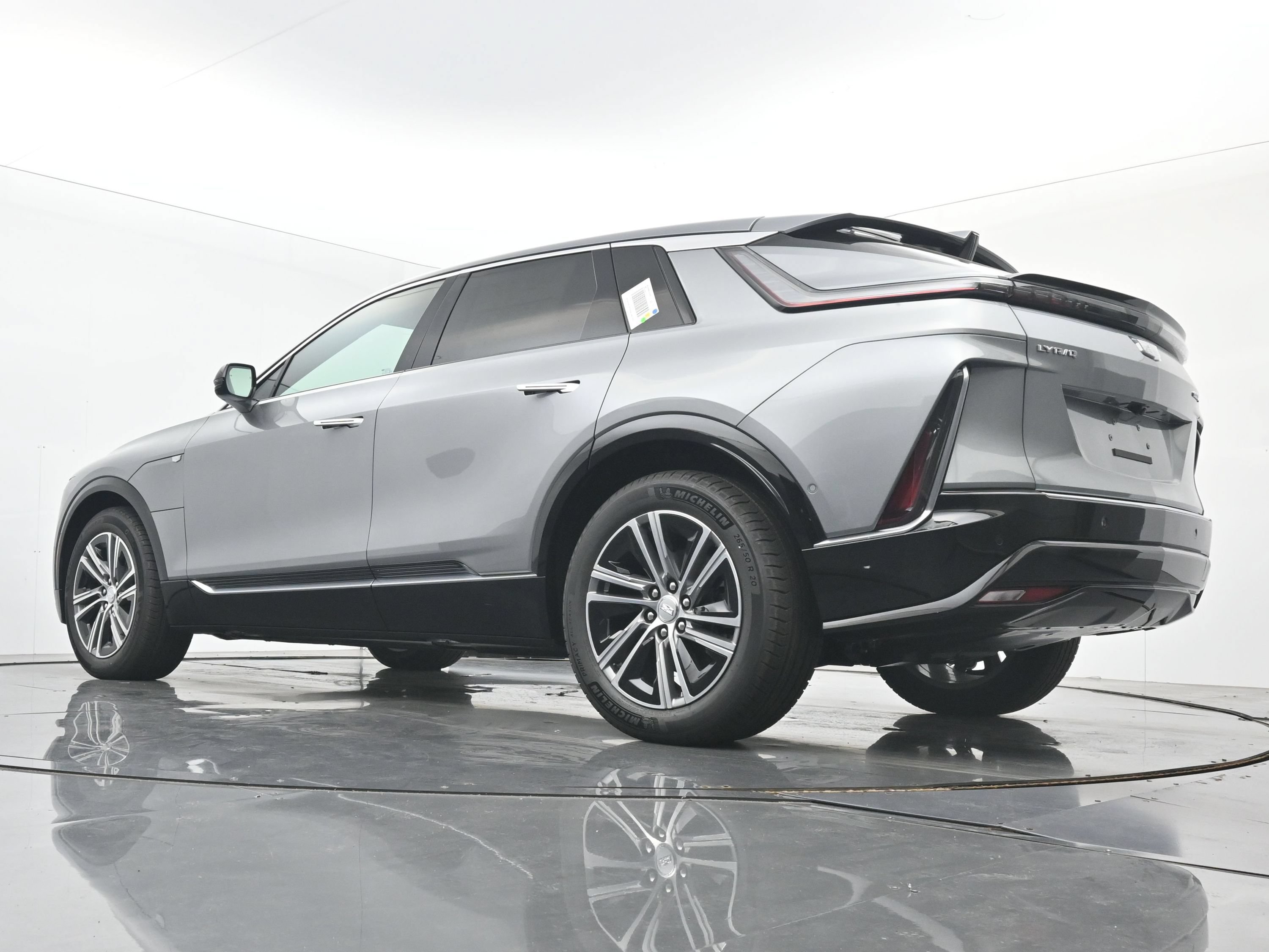 New 2026 Cadillac Lyriq Luxury w/ LPO, Floor Liner Package AWD/4WD image 17