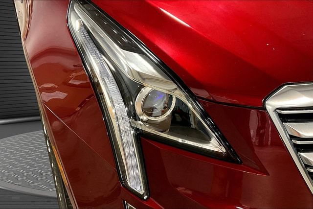 Used 2018 Cadillac XT5 Luxury w/ Driver Awareness Package AWD/4WD image 32
