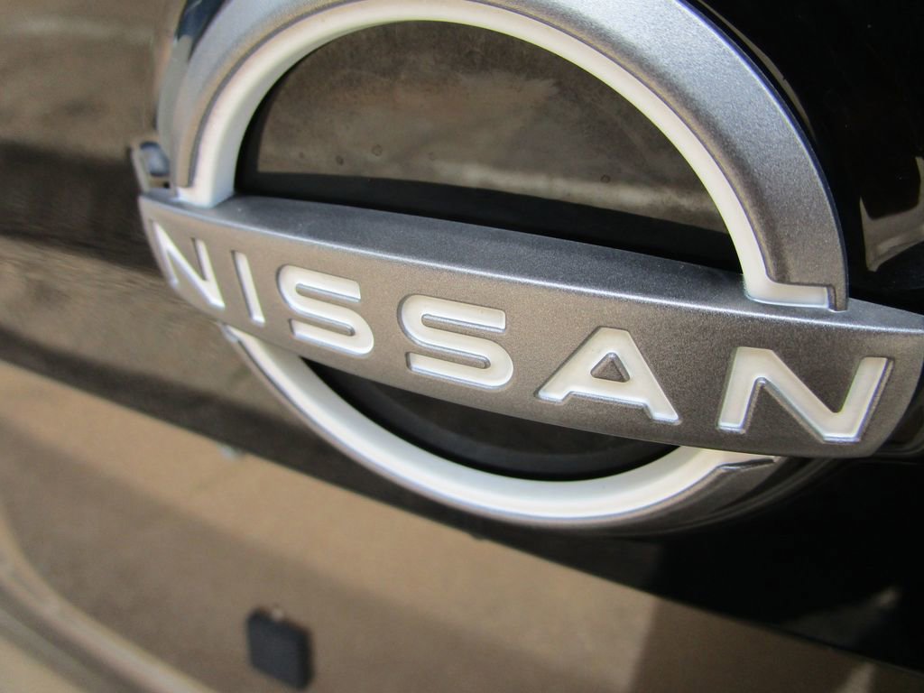 Used 2025 Nissan Kicks SR AWD/4WD image 14