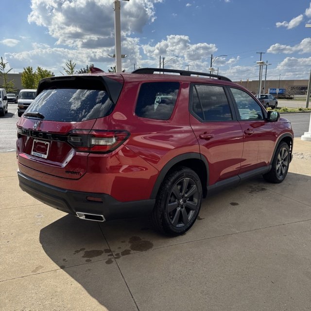 New 2025 Honda Pilot Sport image 3