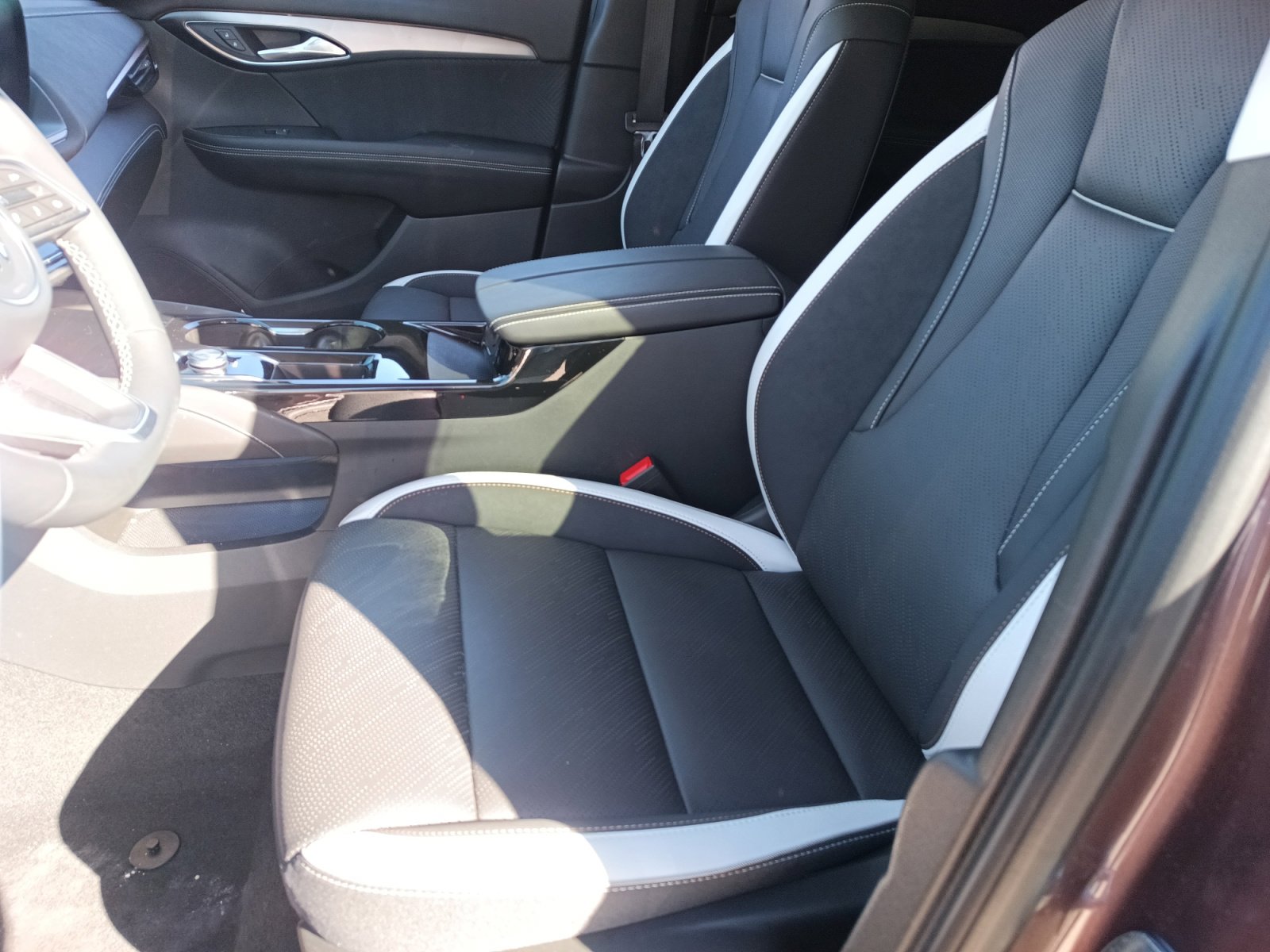 Used 2025 Buick Envision Sport Touring image 18