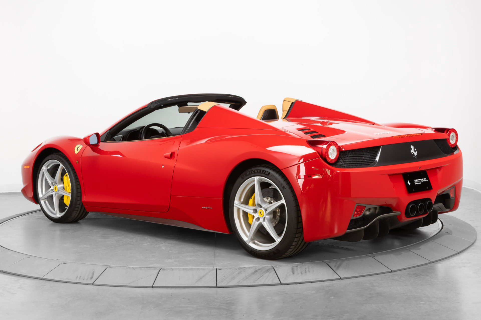 Certified 2014 Ferrari 458 Spider RWD image 6