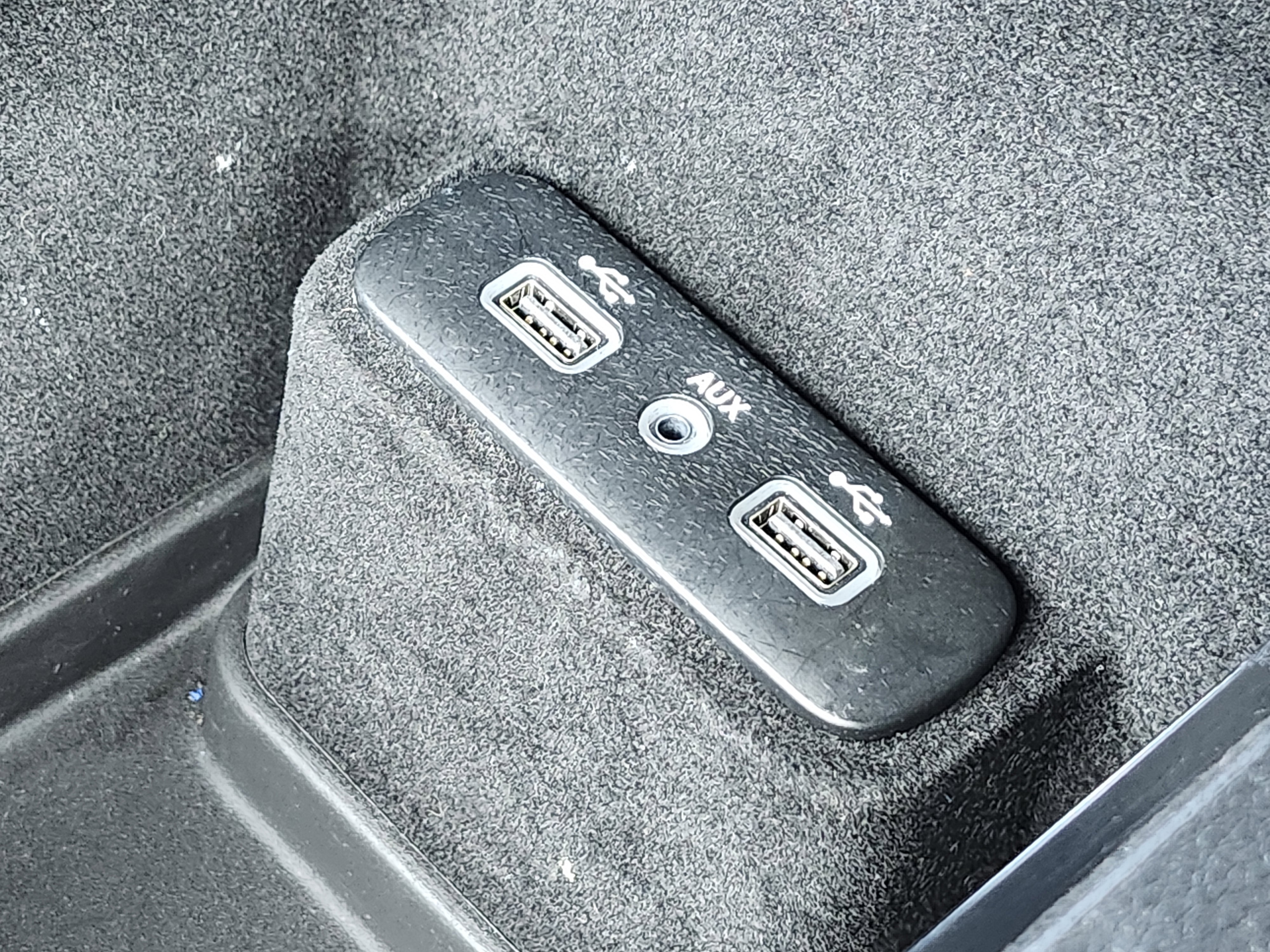 Used 2018 Chrysler 300 Limited image 30