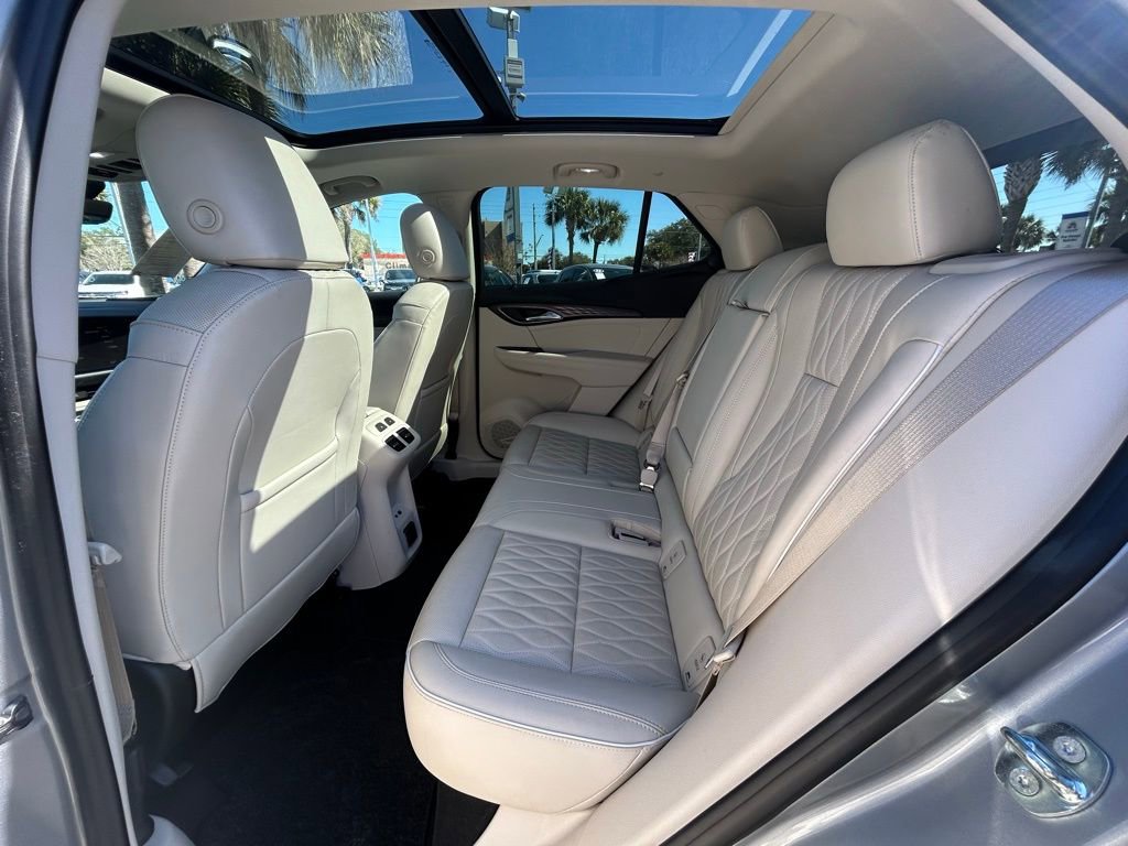 Used 2023 Buick Envision Avenir image 14