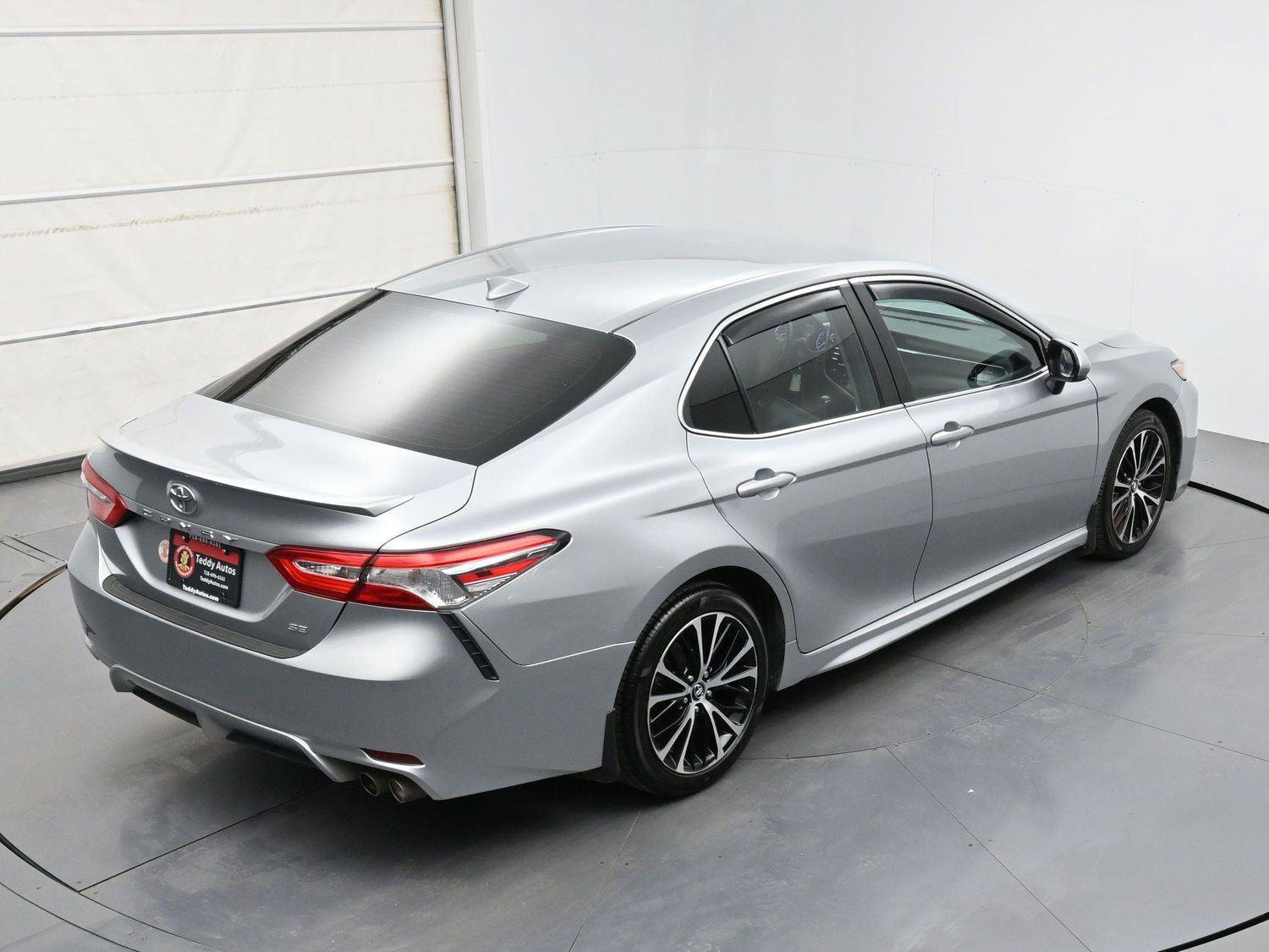 Used 2020 Toyota Camry SE FWD image 31