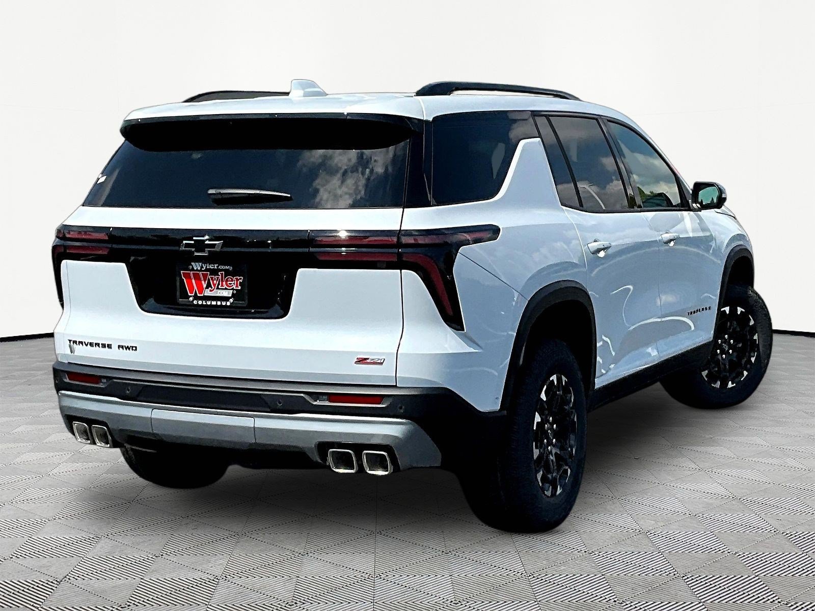 New 2027 Chevrolet Traverse Z71 w/ Enhanced Driving Package AWD/4WD image 7