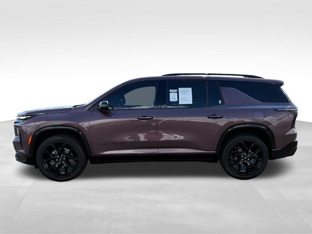 Used 2024 Chevrolet Traverse RS FWD image 2