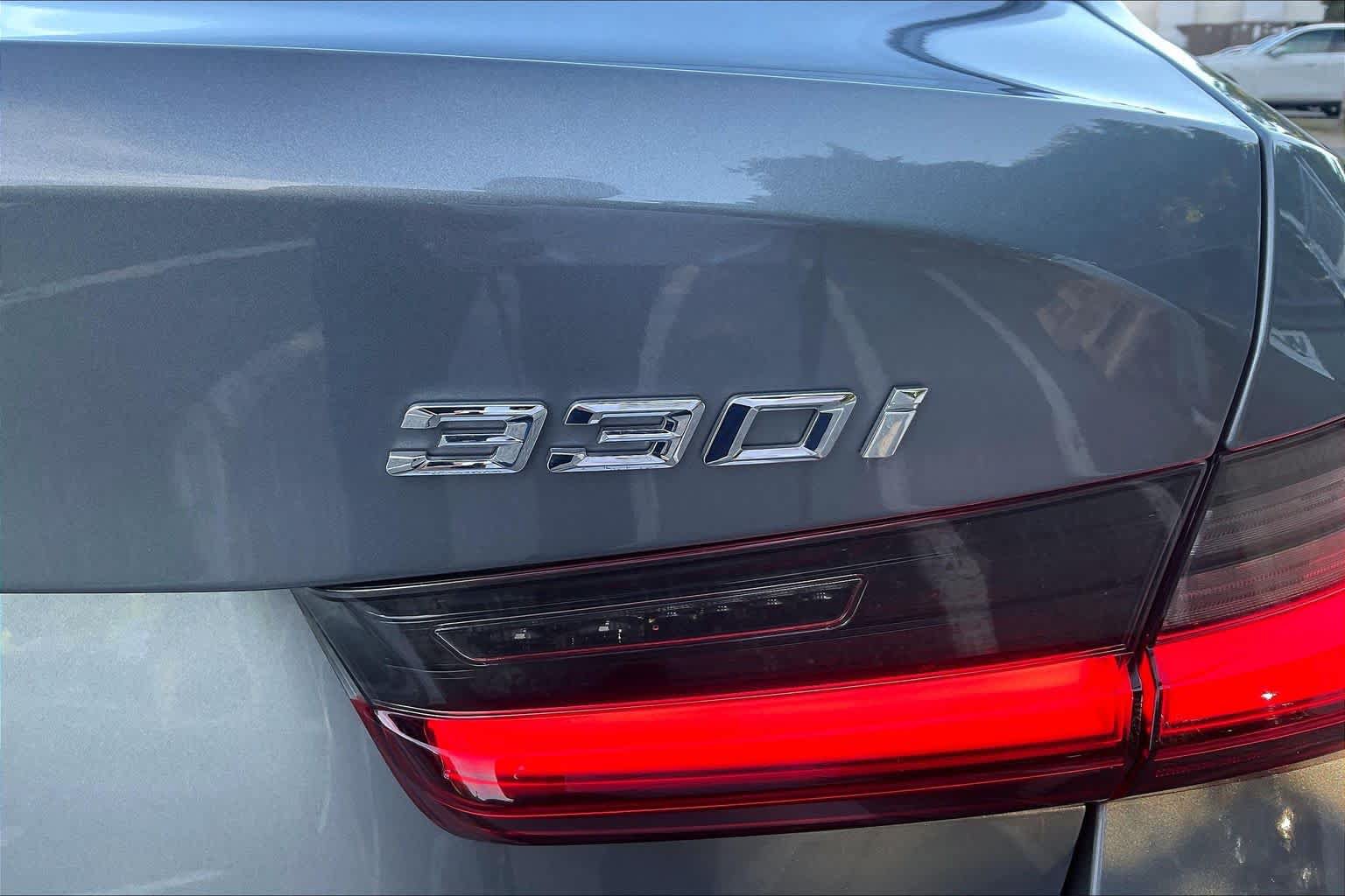 Used 2023 BMW 330i Sedan w/ Driving Assistance Package RWD image 9