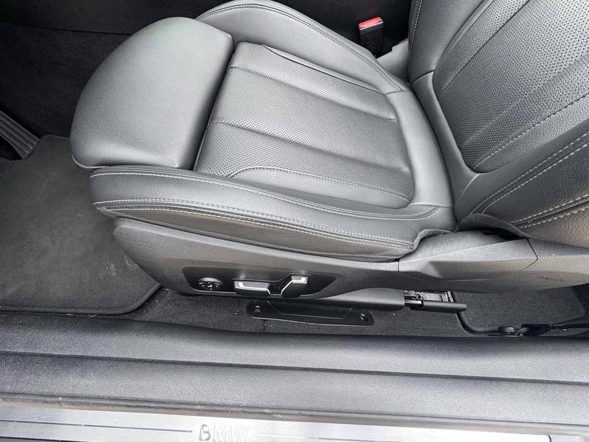 Used 2025 BMW 430i Convertible RWD image 12