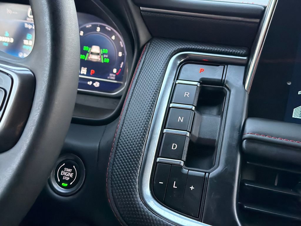 Used 2024 Chevrolet Suburban RST w/ Luxury Package image 29