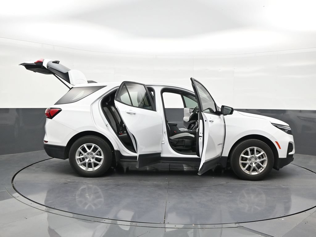 Used 2024 Chevrolet Equinox LS FWD image 28