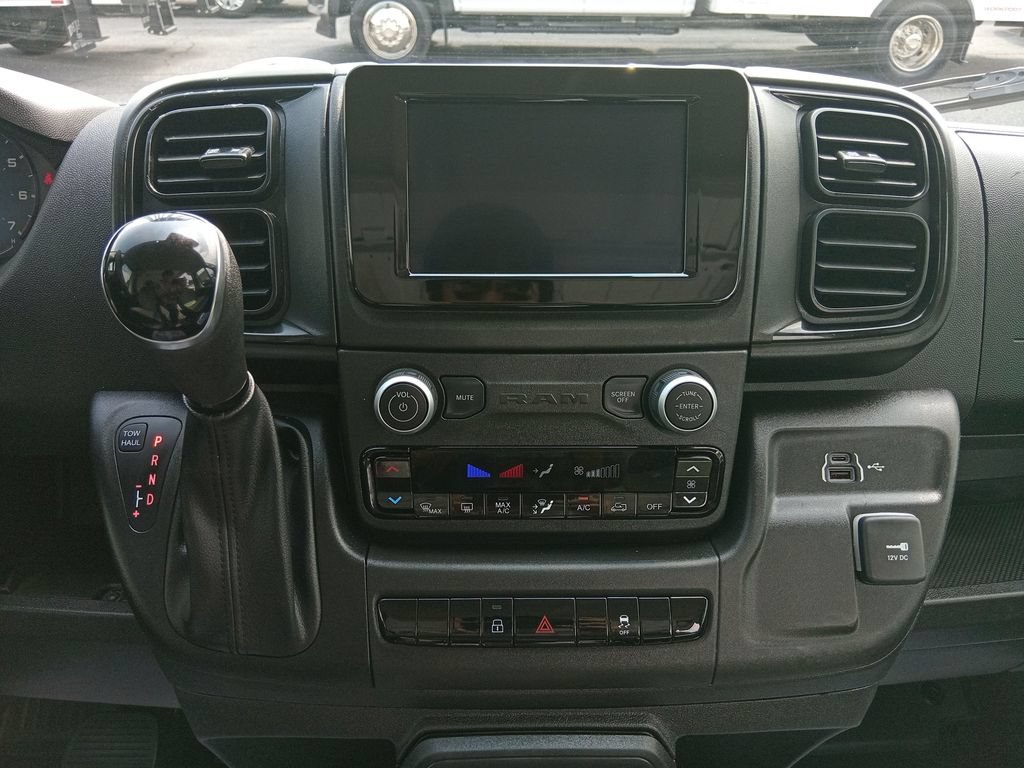 Used 2024 RAM ProMaster 2500 w/ Convenience Group FWD image 13