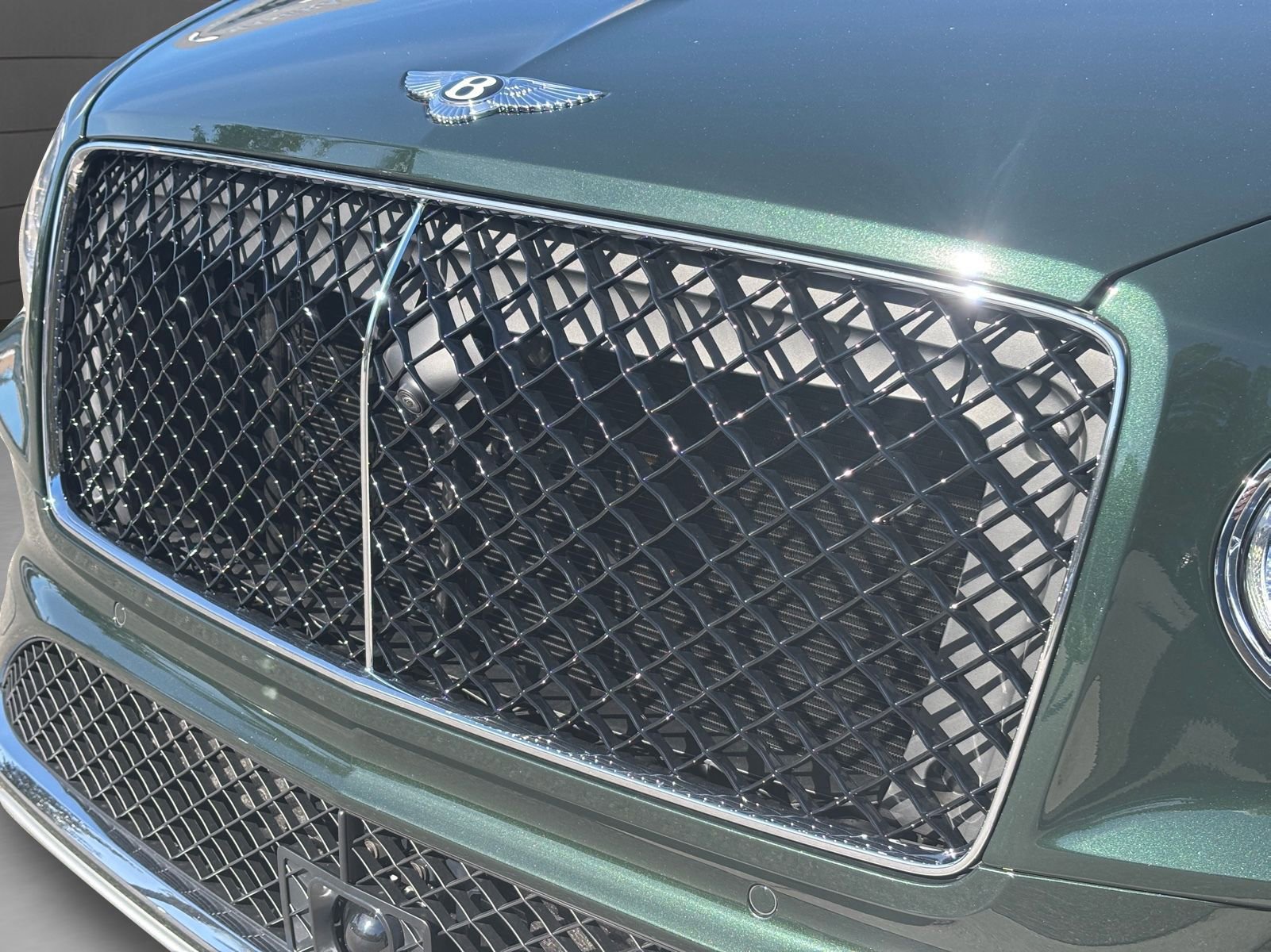 New 2025 Bentley Bentayga Extended Wheelbase image 32