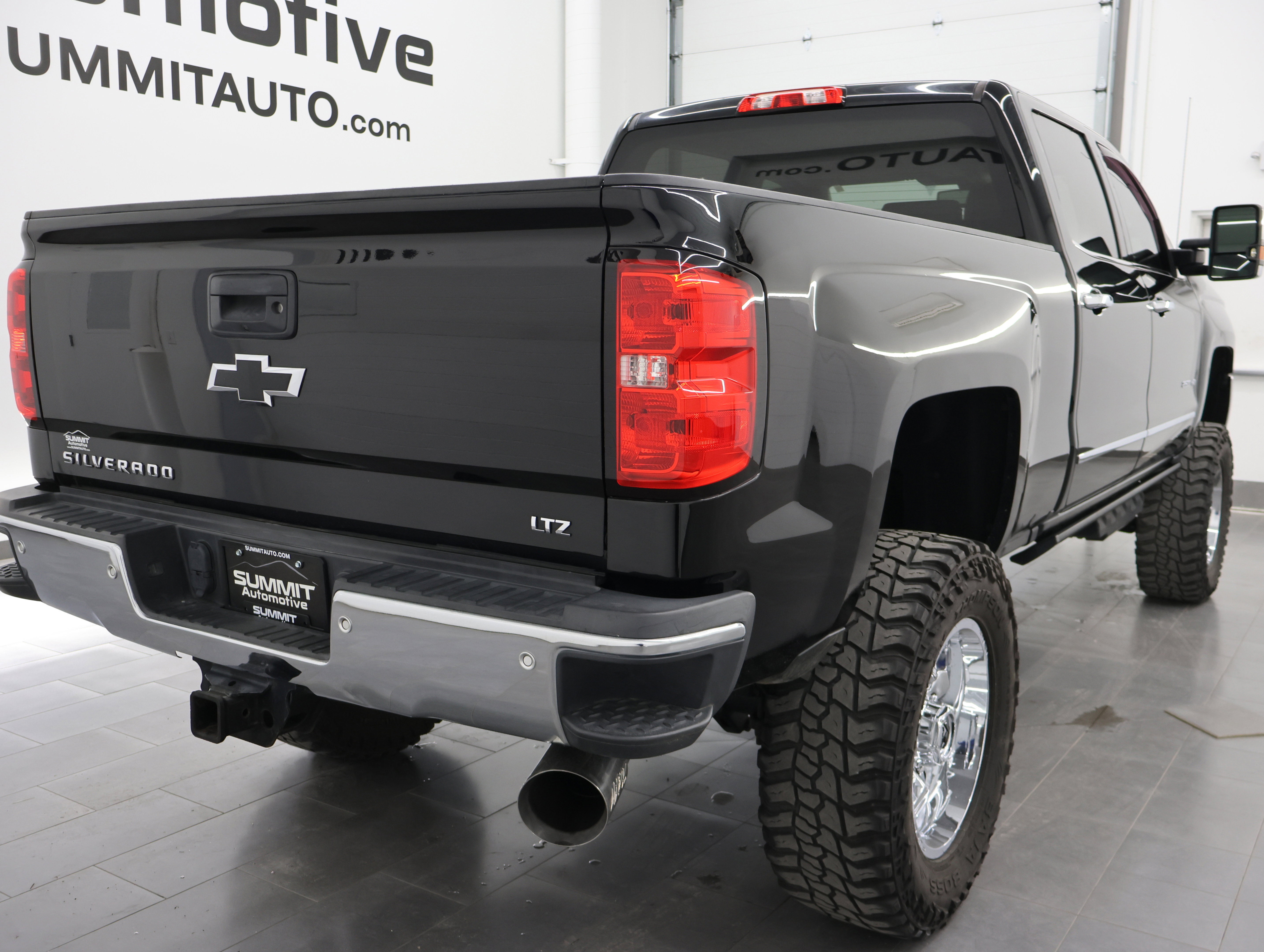 Used 2018 Chevrolet Silverado 2500 LTZ w/ Duramax Plus Package AWD/4WD image 4