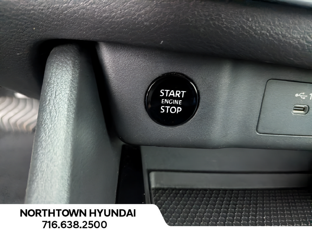 Used 2026 Nissan Rogue SV AWD/4WD image 17