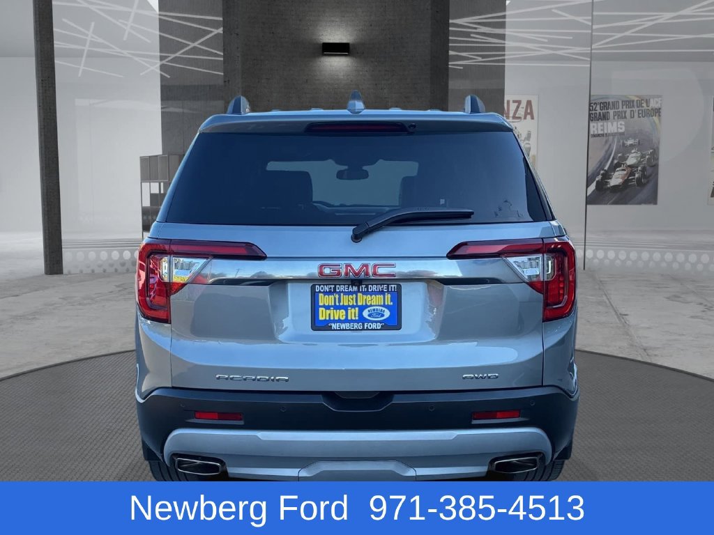 Used 2023 GMC Acadia SLT w/ Technology Package AWD/4WD image 6