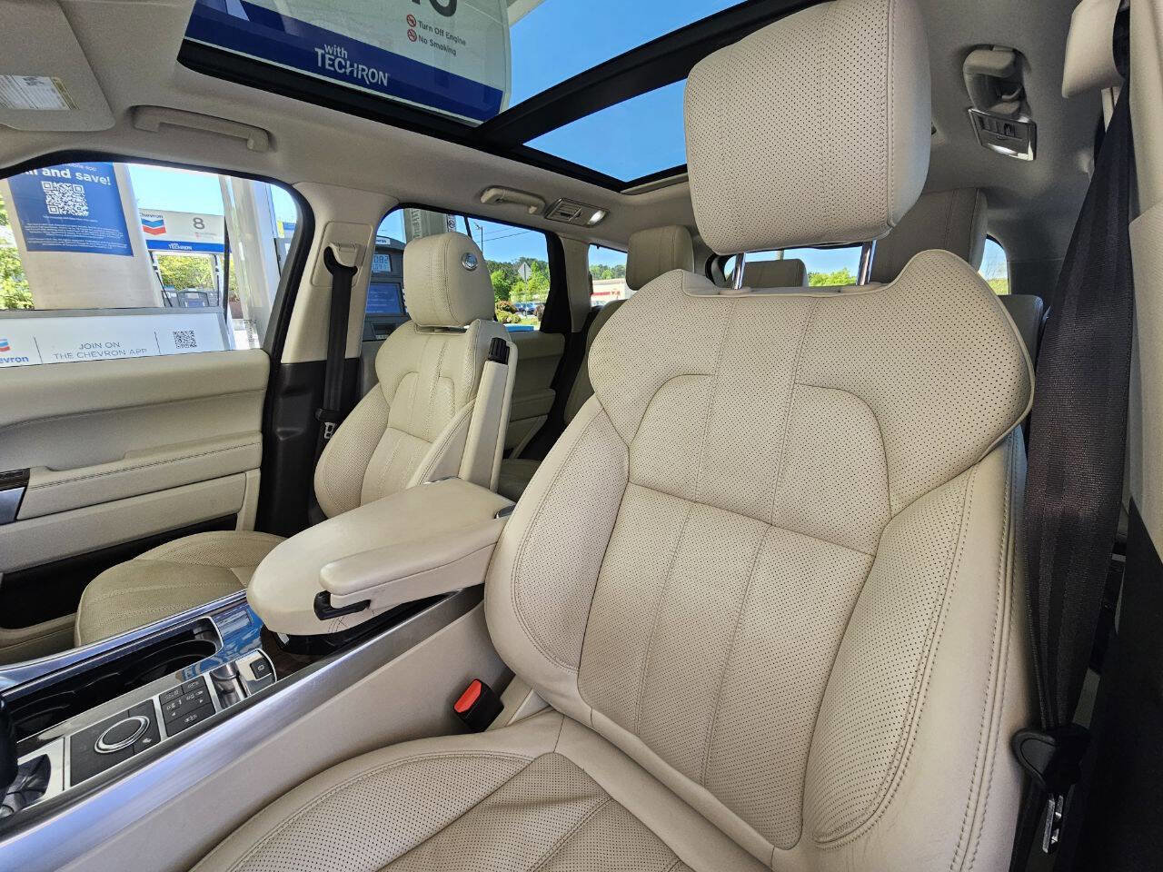 Used 2014 Land Rover Range Rover Sport HSE image 6