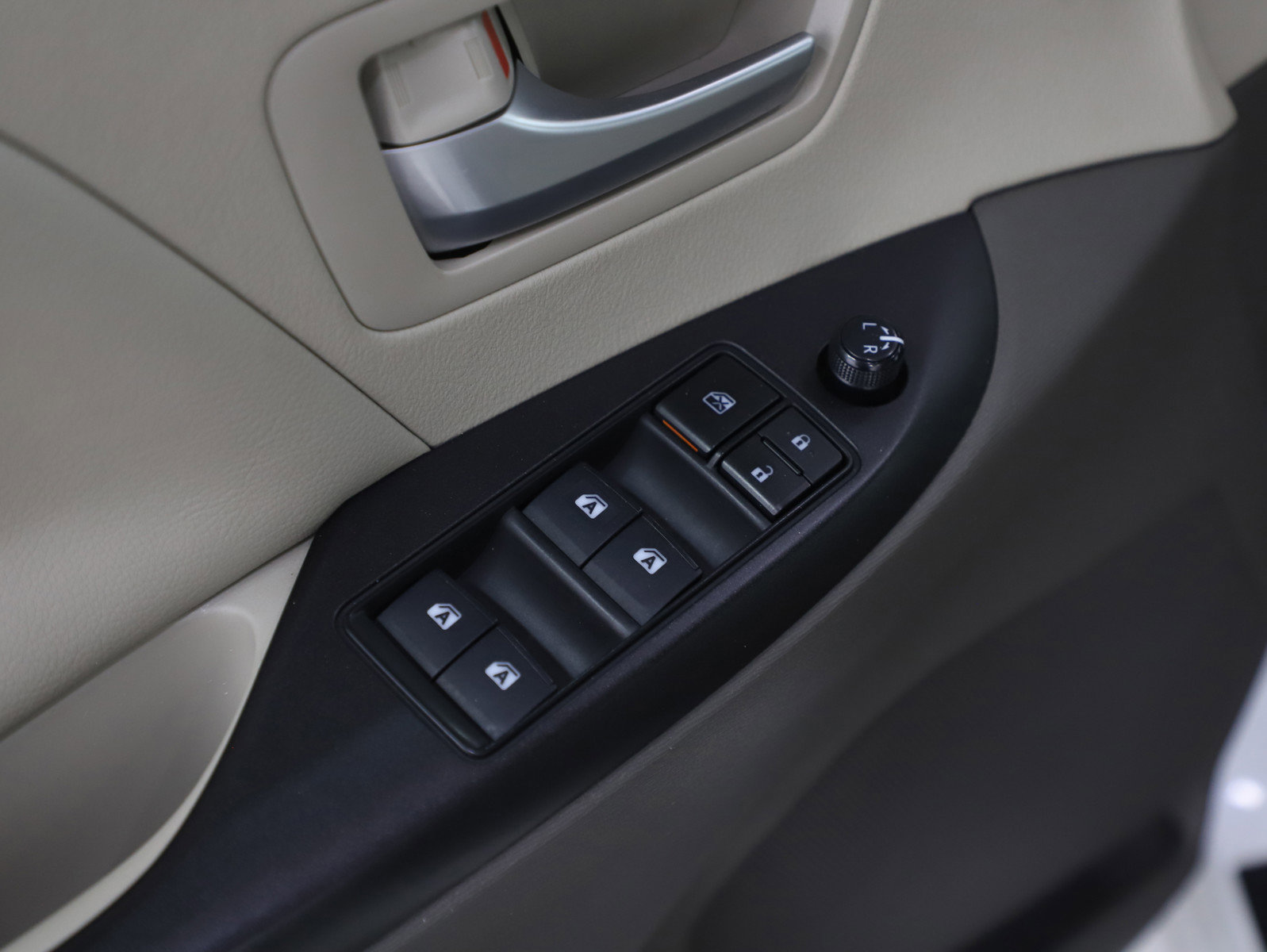 Used 2017 Toyota Sienna LE image 22