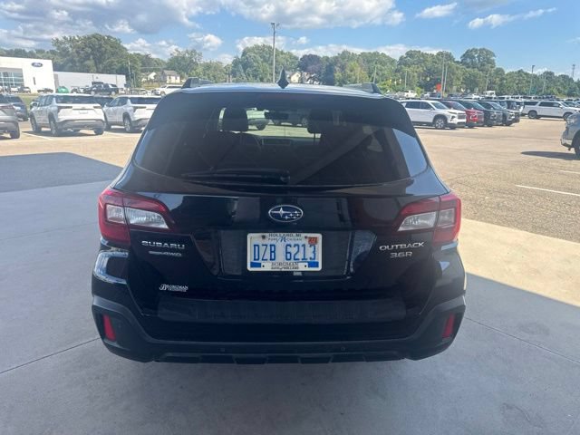 Used 2018 Subaru Outback 3.6R Touring AWD/4WD image 4